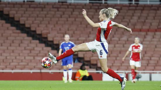 Leah Williamson, fútbolista del Arsenal, durante un partido de la Champions League, el 16 de octubre de 2024.