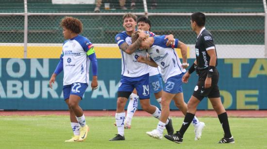 Jugadores de Imbabura, durante un partido de LigaPro, el 28 de septiembre de 2024.