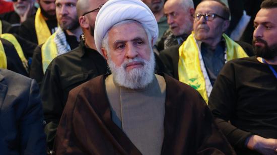 El nuevo líder de Hezbollah, Naim Qassem, en una fotografía de archivo realizada en abril de 2024 cuando era el segundo al mando del grupo chií libanés.