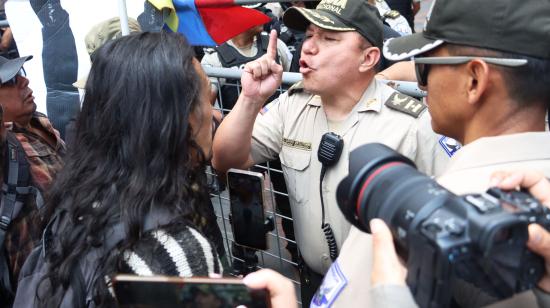 La policía dio seguimiento a la protesta que se desarrolló este 31 de octubre de 2024 en Quito.