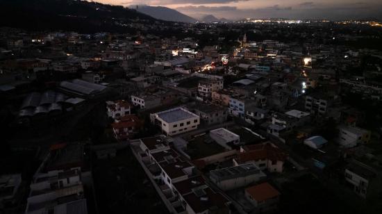 Ministerio de Energía anuncia un aumento de horarios de cortes de luz en Ecuador