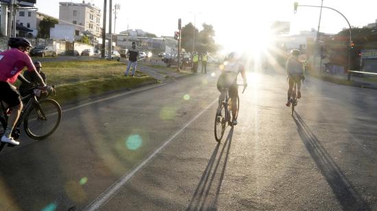 Imagen de una competencia de ciclismo en Quito, en 2022.