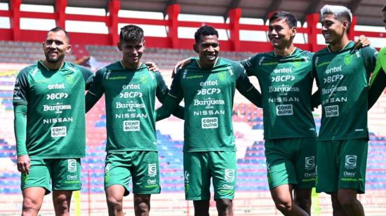 Jugadores de Bolivia, durante un entrenamiento previo al partido con Ecuador por Eliminatorias, el 5 de noviembre de 2024.