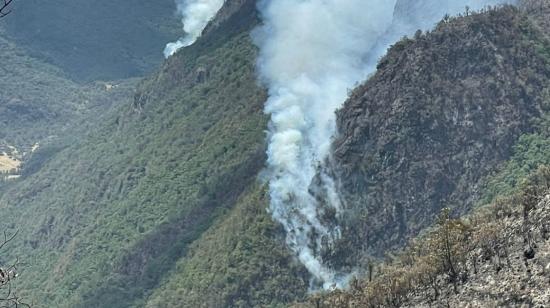 Incendio forestal en Cuenca este 18 de noviembre de 2024.