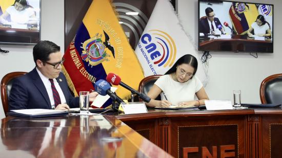 La UAFE y el CNE firmaron este 19 de noviembre de 2024 el convenio de cooperación.