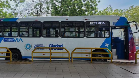 Carril de Metrovía en la avenida Carlos Julio Arosemena vuelve a modalidad compartida, pero con condiciones