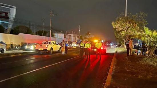 Controles viales en Quito a cargo de agentes metropolitanos de tránsito, el 15 de noviembre de 2024.