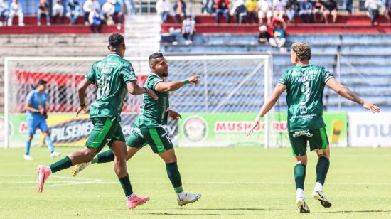 Jugadores de Mushuc Runa, durante un partido de LigaPro, el 19 de octubre de 2024.