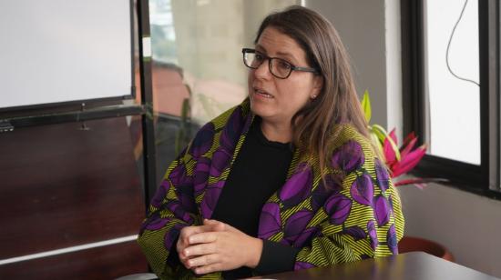 Juanita Goebertus, directora de la División de las Américas de HRW, en su vista a la Defensoría del Pueblo en Quito, el 20 de noviembre de 2024.