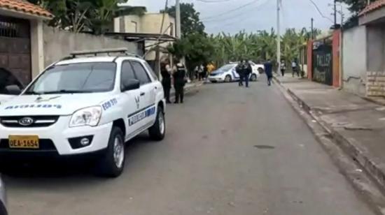 Policía toma procedimiento de un crimen registrado en Machala este lunes 25 de noviembre de 2024.