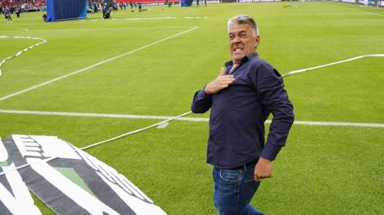 Marcelo Zuleta, director técnico de El Nacional, celebra tras ganarle a Independiente del Valle el título de la Copa Ecuador, el 27 de noviembre de 2024.