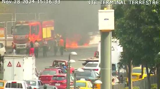 En la avenida Benjamín Rosales, frente al Terminal Terrestre, se registró un incendio vehicular el 28 de noviembre de 2024.