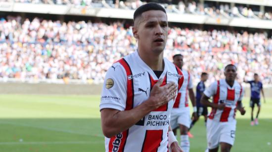 Álex Arce, de Liga de Quito, celebra un gol ante Independiente del Valle por la Fecha 13 de la LigaPro, el 9 de noviembre de 2024.