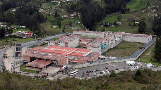 Exteriores de la cárcel de Turi en Cuenca donde una banda delincuencial ingresaba artículos prohibidos.