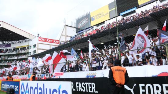 Vista panorámica de la general sur del estadio Rodrigo Paz Delgado, durante la final de la LigaPro, el 7 de diciembre de 2024.