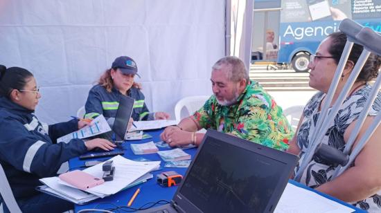 Compensación por cortes de luz ya se aplica en planillas del servicio en Ecuador