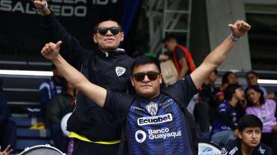 Los hinchas de Independiente del Valle, en el estadio Banco Guayaquil, el 14 de diciembre de 2024.