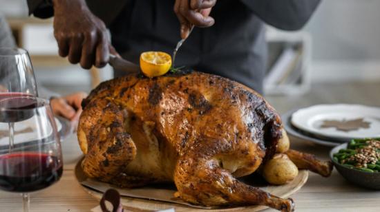 Las mejores recetas navideñas ecuatorianas para preparar el pavo o pernil en Noche Buena