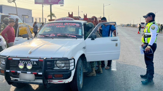 Agentes de la CTE, policías y militares en un operativo