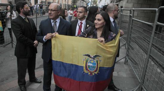 La vicepresidenta Verónica Abad a su llegada a la Vicepresidencia, en Quito, donde no permitieron el ingreso, el 23 de diciembre del  2024.