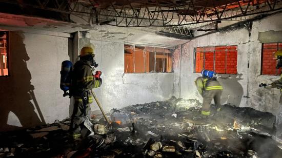 Incendio de un orfanato en Loja, la noche del 24 de diciembre de 2024.