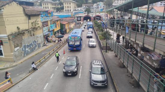 Circulación vehicular en Quito. Este viernes 27 de diciembre de 2024 no podrán circular los vehículos cuyas placas terminan en 9 y 0.