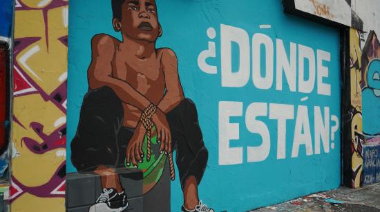 Vista de un que mural representa a los cuatro menores desaparecidos, ubicado en las calles Loja y Rocafuerte, en el centro de Guayaquil, el 23 de diciembre del 2024.