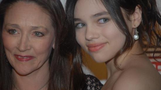 Olivia Hussey y su hija, la también actriz India Eisley, durante el Festival Cinema City Film, el 9 de marzo de 2008, en Serbia.