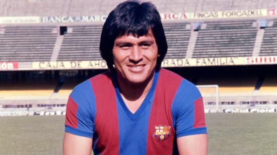 El peruano Hugo 'Cholo' Sotil, con la camiseta del FC Barcelona.