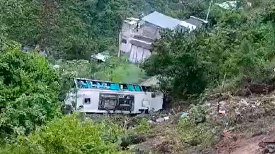 Accidente de tránsito de bus en Colombia, este viernes 3 de enero de 2025.