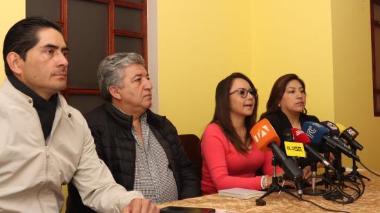 Los asambleístas Hernán Zapata, Ecknner Recalde, Nataly Murillo e Inés Alarcón de ADN dieron rueda de prensa este 4 de enero.