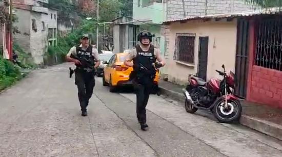 Persecución policial en el sector de la Martha de Roldós, en el norte de Guayaquil.