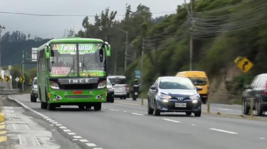 Conductores de transporte público denuncian constantes robos en las vías de Quito.