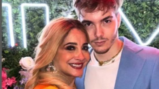 La presentadora de televisión Marián Sabaté y su hijo conocido artísticamente como Kenig G.