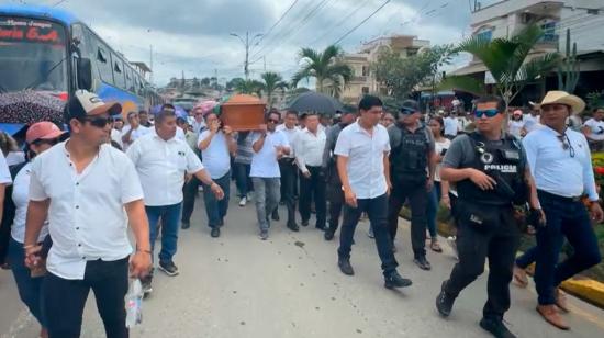 Cortejo fúnebre de Eber Ponce Rosero, alcalde de Arenillas asesinado el 11 de enero de 2024.