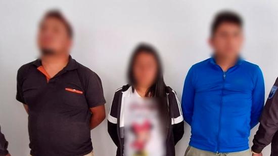 Tres personas detenidas por estafa y extorsión en Quito.