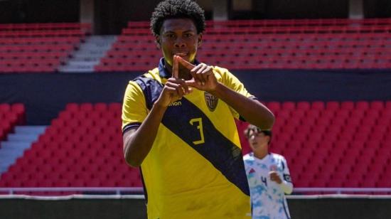 Deinner Ordóñez, futbolista ecuatoriano, celebra un gol marcado con la Tri Sub 17 el 20 de agosto de 2024.