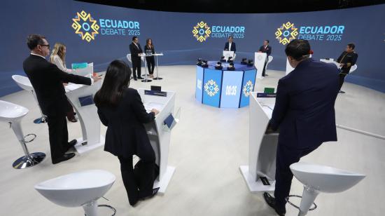 El 19 de enero de 2025 se desarrolló el debate presidencial de primera vuelta organizado por el CNE.