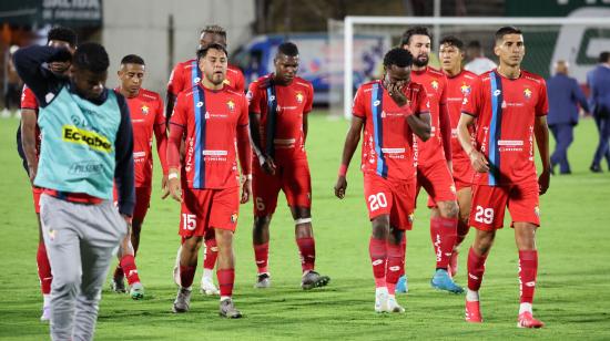 Jugadores de El Nacional, tras un empate ante Técnico Universitario por LigaPro, el 2 de marzo de 2025.