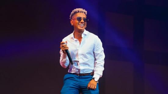 El cantante ecuatoriano Jombriel en una presentación durante la entrega de los premios Rem Sayce, el 30 de marzo de 2025.