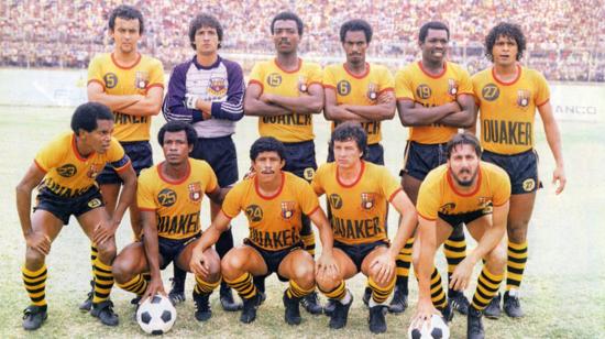 El equipo de Barcelona SC que se coronó campeón nacional en 1985.