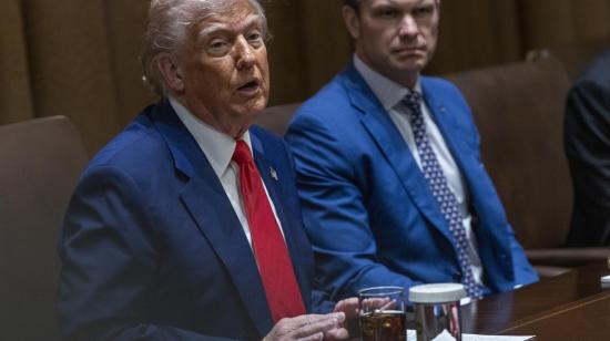 El presidente de Estados Unidos, Donald Trump, durante una reunión de su Gabinete, en la Casa Blanca, en Washington, el 10 de abril de 2025.