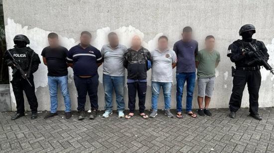 Detenidos en un operativo realizado el 16 de abril de 2025, por envío de drogas desde Ecuador a Europa.
