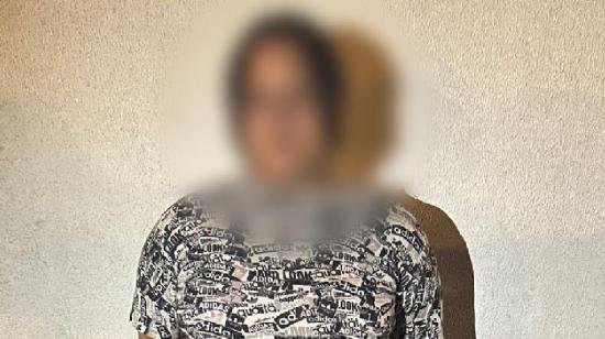 Alias 'Lola', de la banda criminal Los Lobos, fue detenida por un caso de extorsión en Los Ríos, el 22 de abril de 2025.