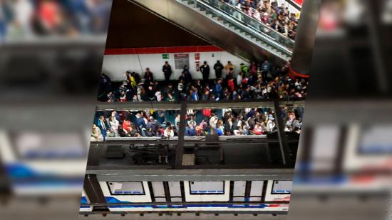 Filas de usuarios en la estación Magdalena del Metro de Quito, este 6 de mayo de 2025.