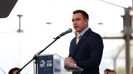 El presidente Daniel Noboa este 15 de mayo de 2025, en un acto de recibimiento de las credenciales por parte del CNE.