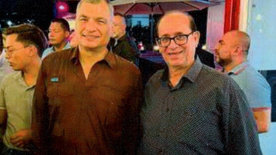 El expresidente Rafael Correa junto a Eduardo Franco Loor, en una fotografía encontrada en el teléfono del segundo.