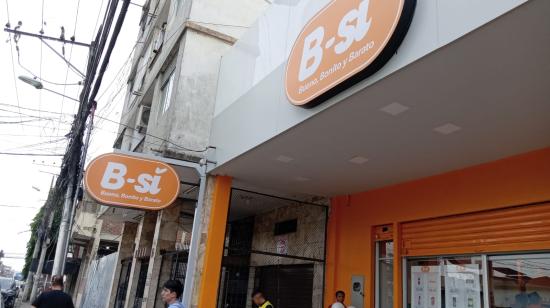 Inauguración del local de B-Sí en la calle Argentina, sur de Guayaquil, 15 de octubre de 2026.