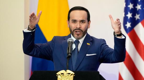 El presidente de Colombia, Abelardo de la Espriella, ofrece una conferencia de prensa durante una ceremonia de firma de acuerdos bilaterales con Estados Unidos, 8 de septiembre de 2026.
