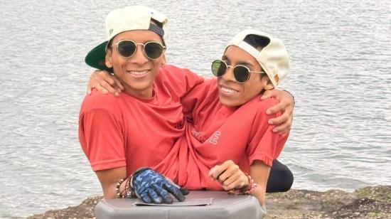 Los siameses José Luis y José Armando Cevallos, en una foto publicada el 6 de junio de 2026.